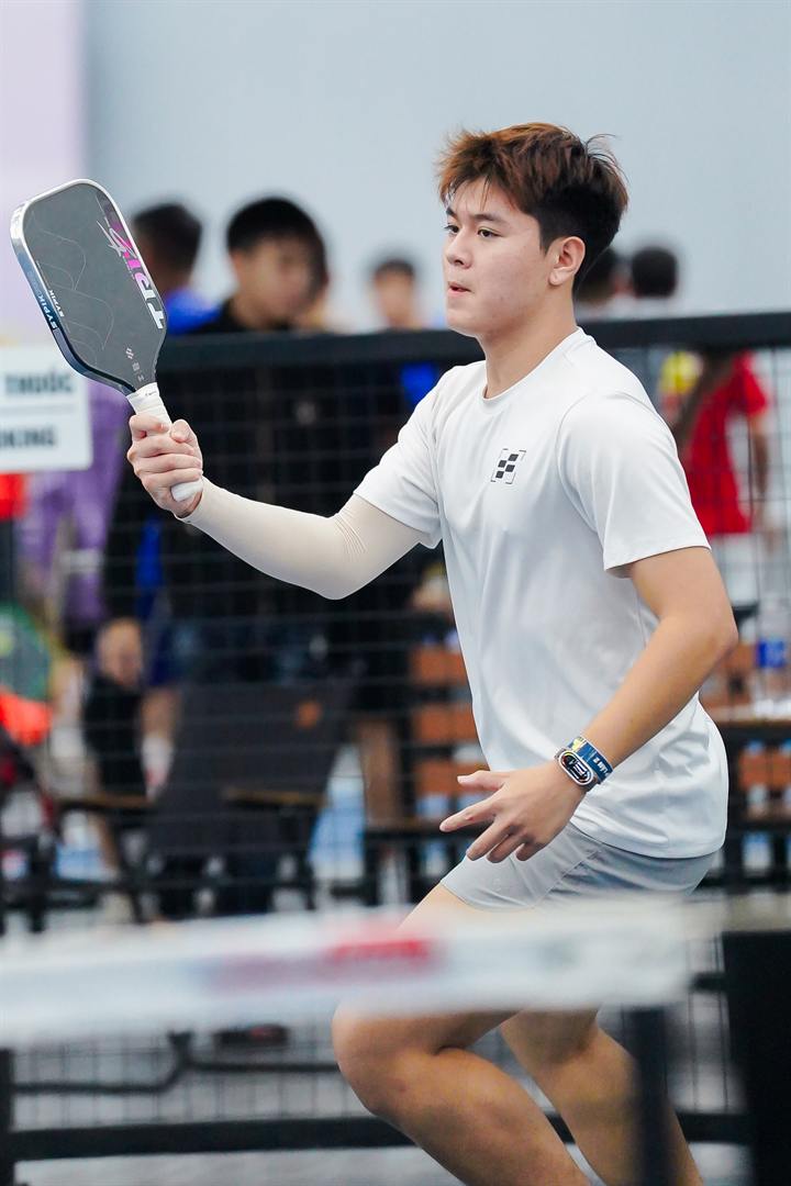 HLV Tùng Nguyễn trên sân Pickleball